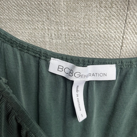 BCBG Top - Picture 2 of 2